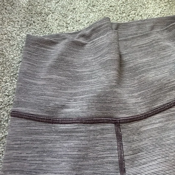 Lulu high-rise tight 25” - Picture 4 of 5